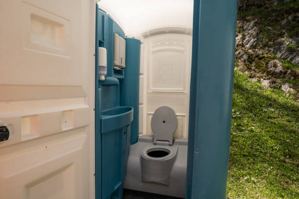 Best Porta potty rental near me  in Tecumseh, MI